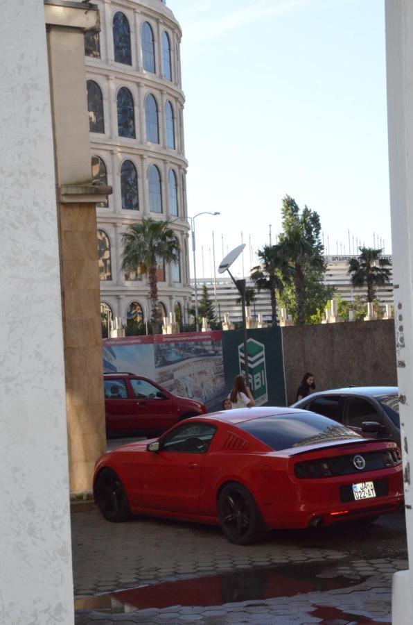 Hostel California Batumi Exterior photo