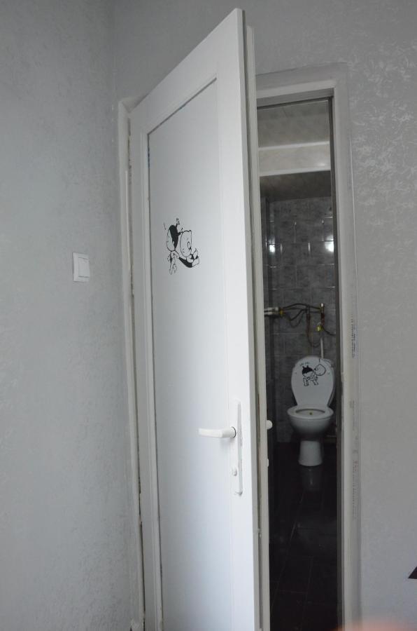 Hostel California Batumi Exterior photo