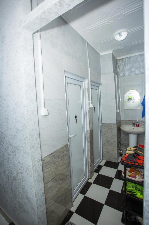 Hostel California Batumi Exterior photo