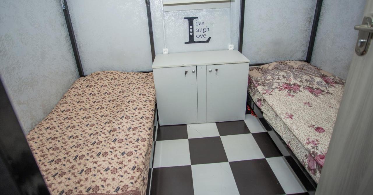 Hostel California Batumi Exterior photo