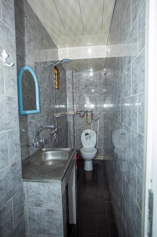Hostel California Batumi Exterior photo