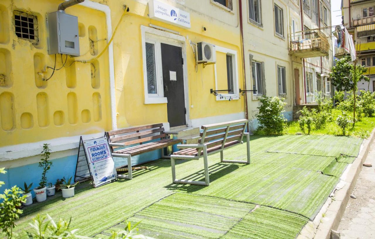 Hostel California Batumi Exterior photo